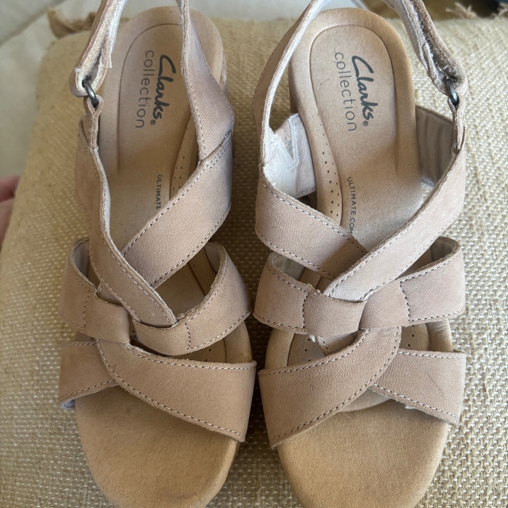 Clarks Ultimate Comfort Wedge Sandles, Tan, Size 6.5